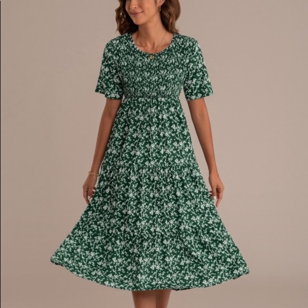 Lightweight smocked maxi green dress